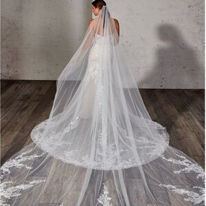 Eddy K Bridal “Isabella veil” DR2404